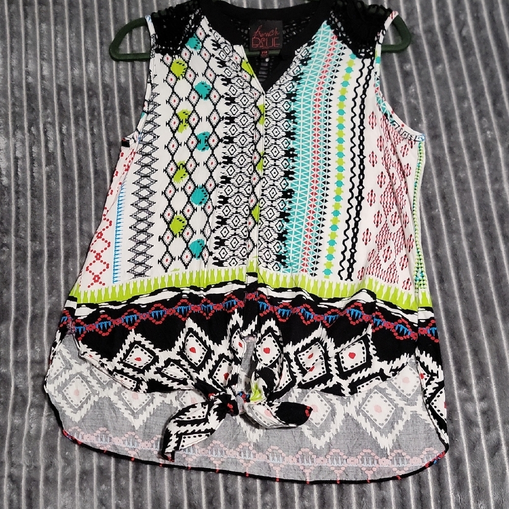 Frenchi Black and White Sleeveless Graphic Tie Front Blouse